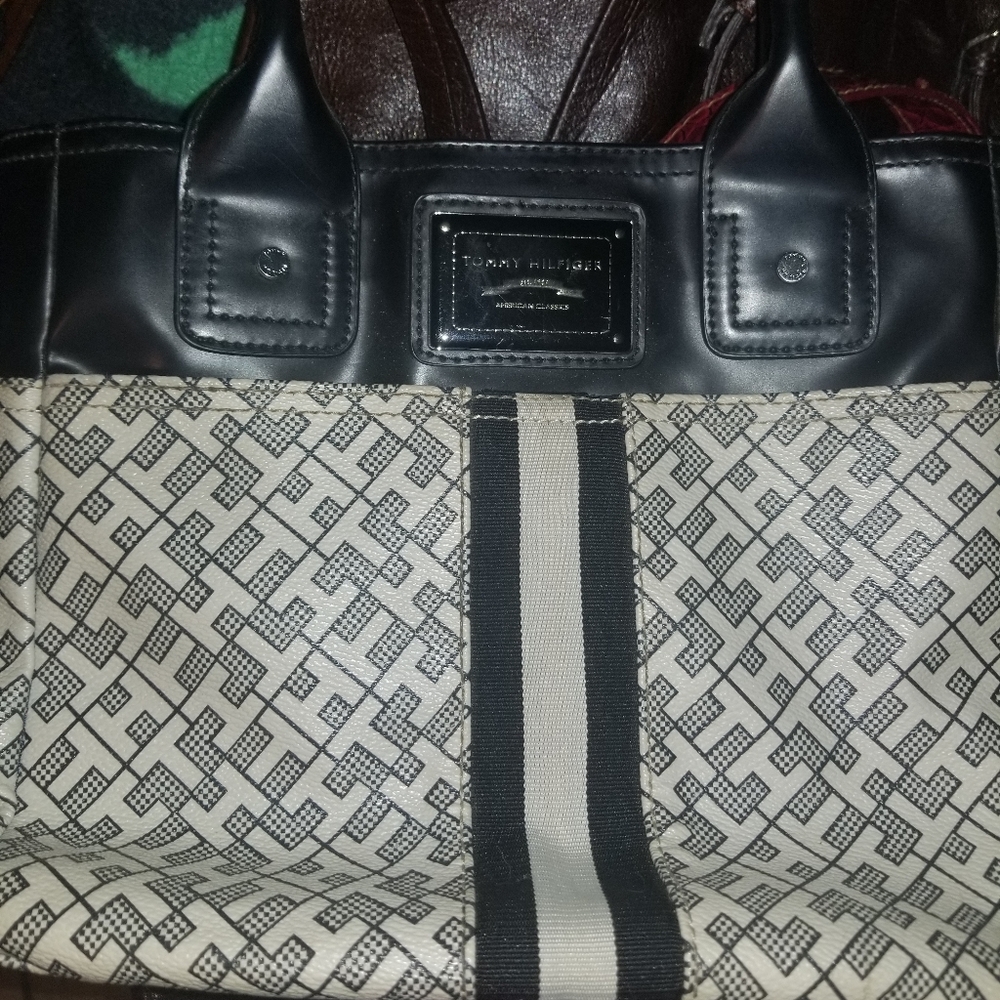 Tommy Hilfiger purse